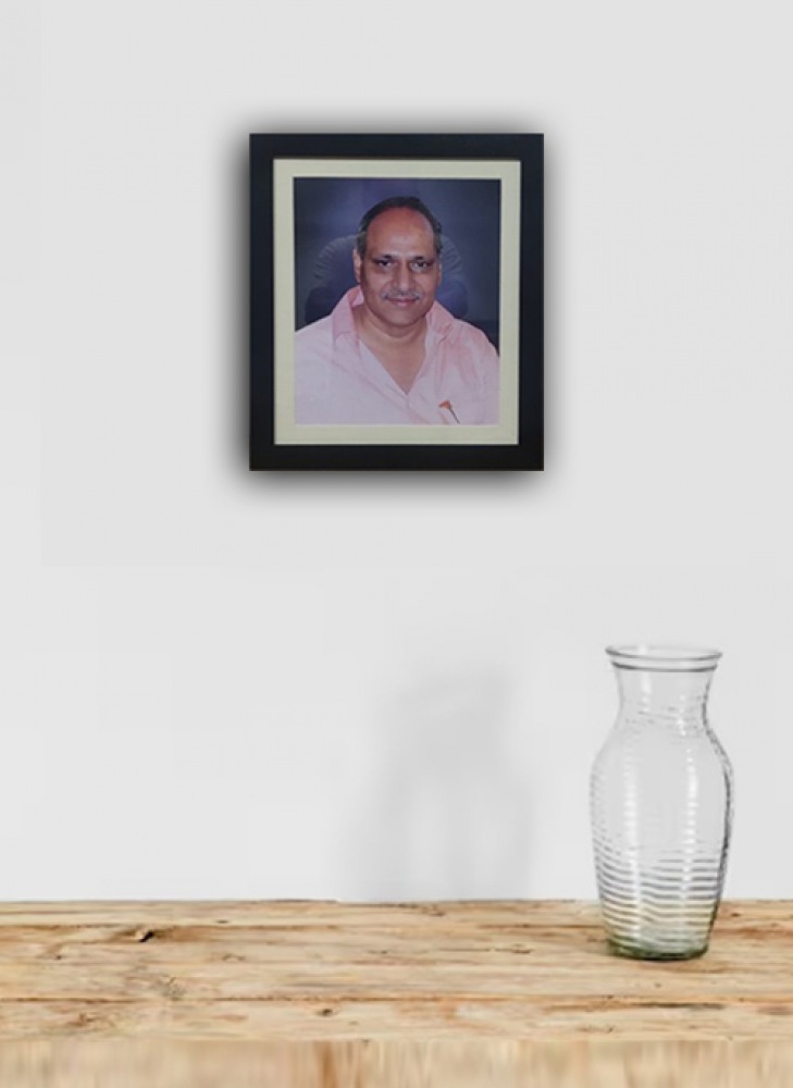 wall death  photo frame